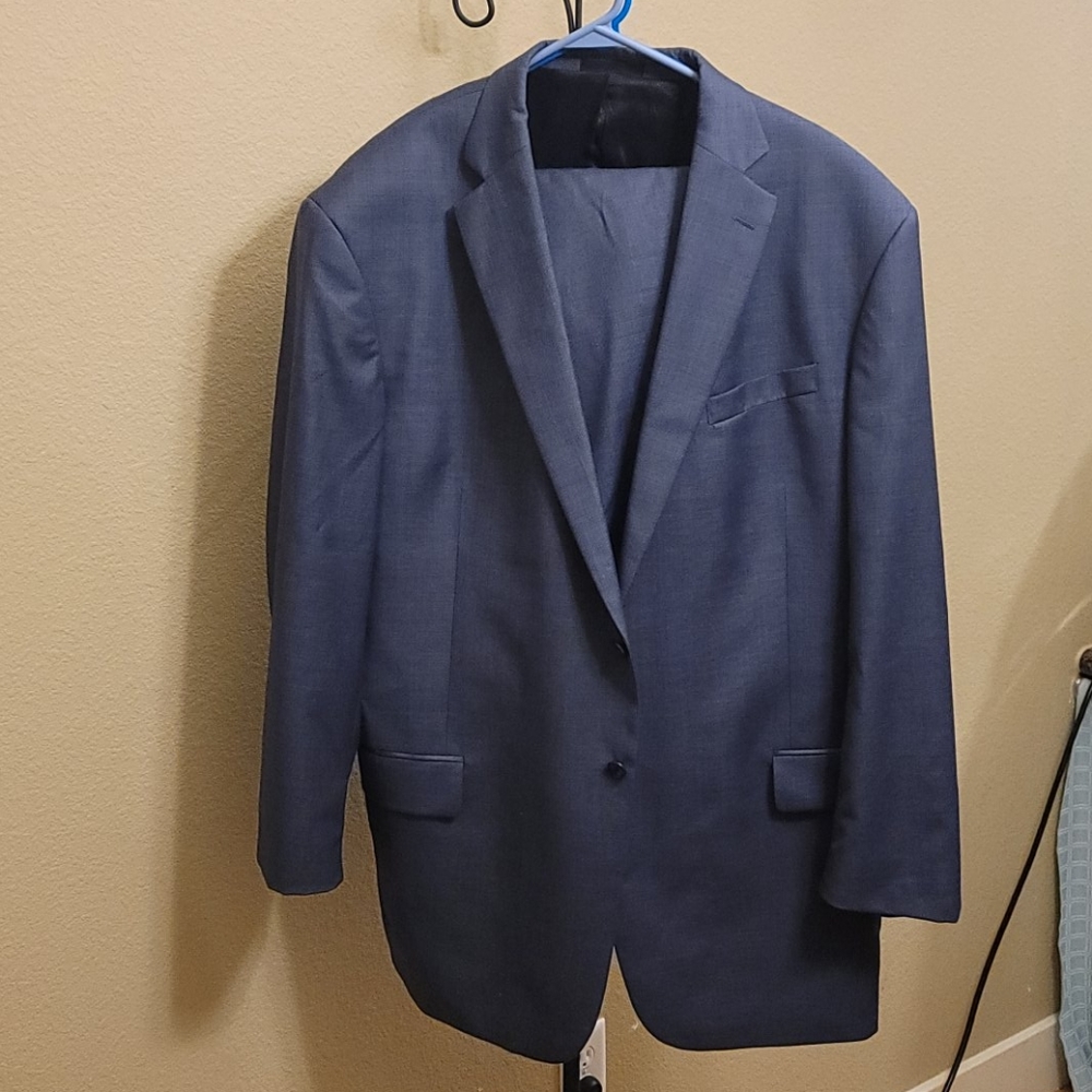 Kenneth cole suit. Jacket and pants.52L W46.